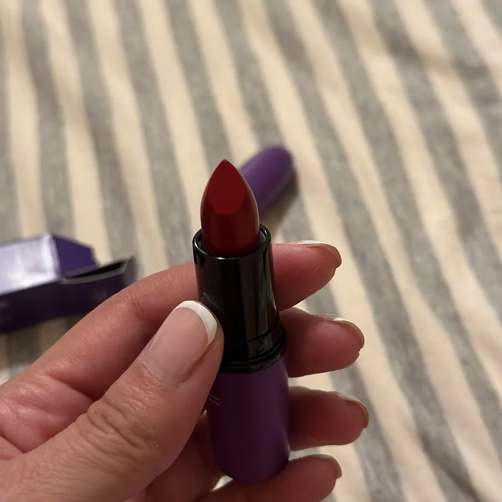 SELENA X Mac Amplified lipstick Como la Flor